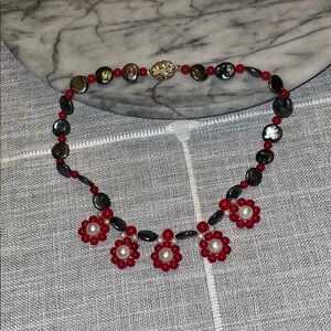 Retro 60s fun floral necklace beading floral and black freshwater pearls